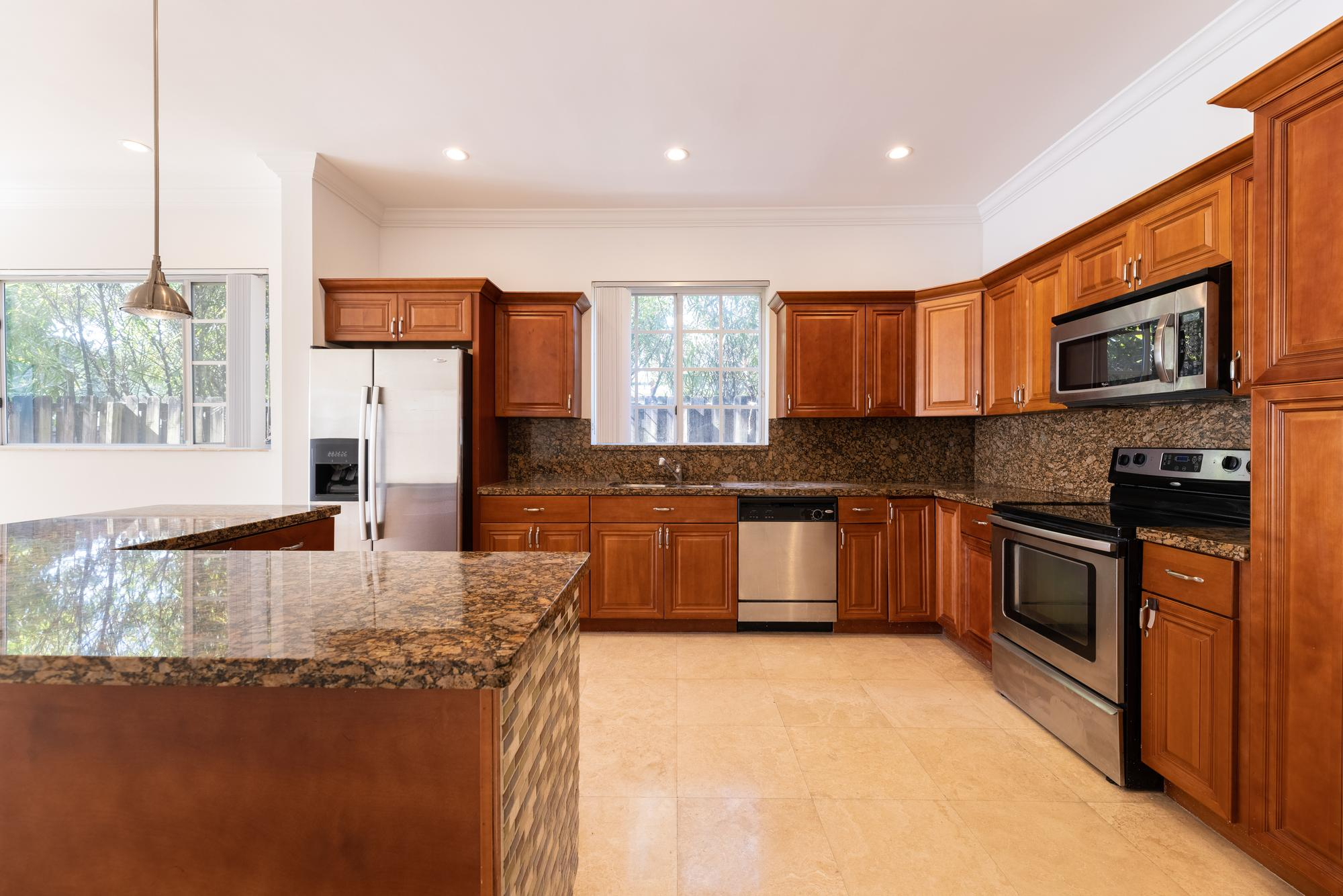 Kitchen granite countertops Houston TX installed by Olafab Cabinetry